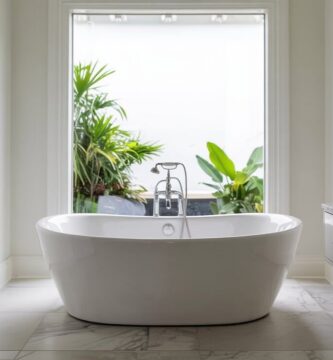Modern All White Bathroom Décor Ideas